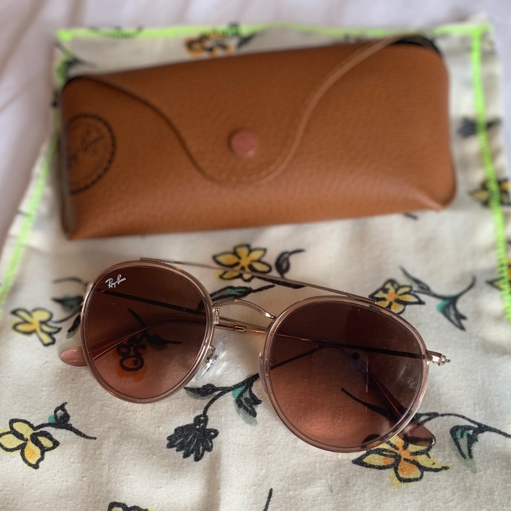 RAY BAN ICONIC ROUND AVIATOR SUNGLASSES